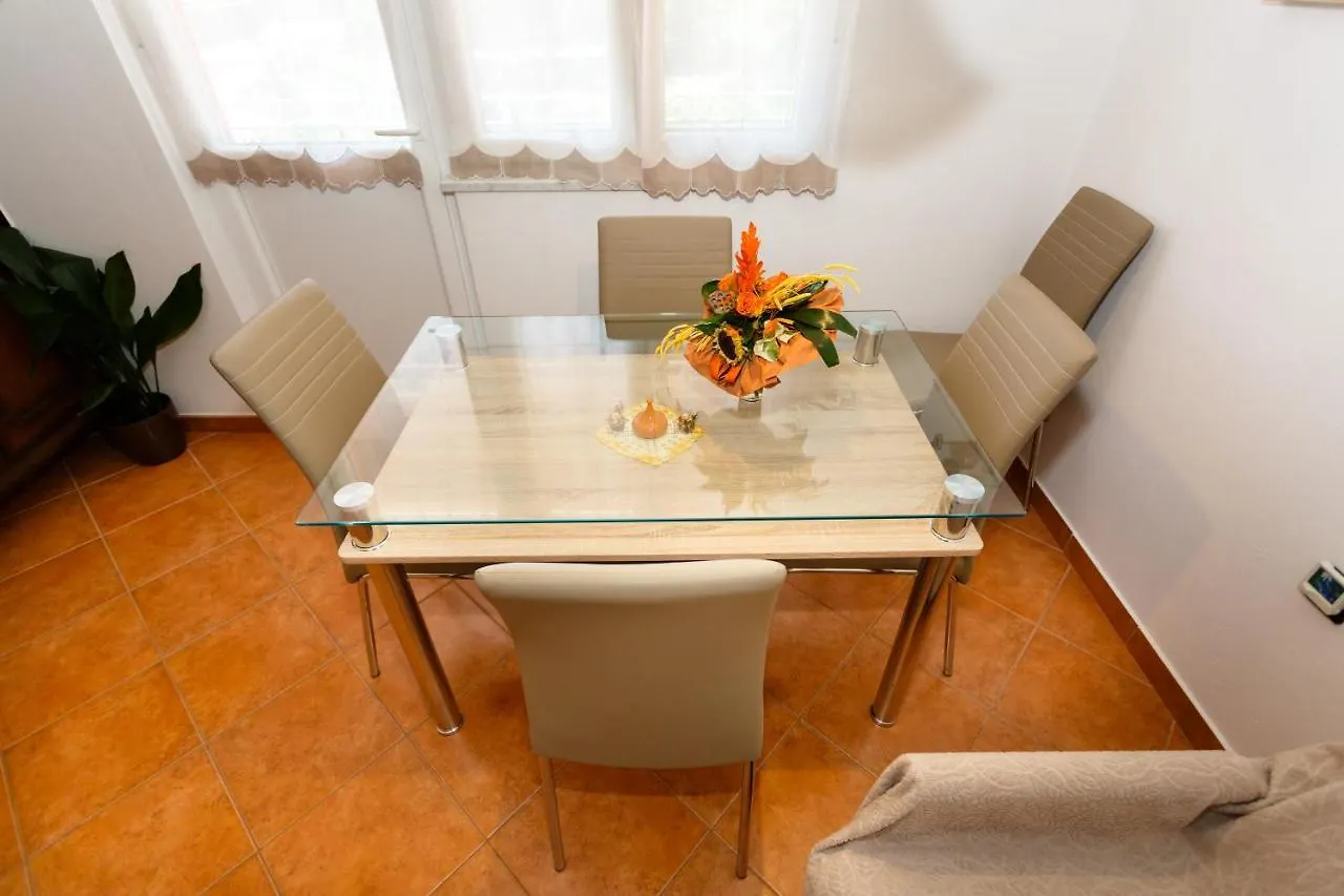 Apartmani Vrsek Vrbnik  Appartamento Vrbnik (Primorje-Gorski Kotar)