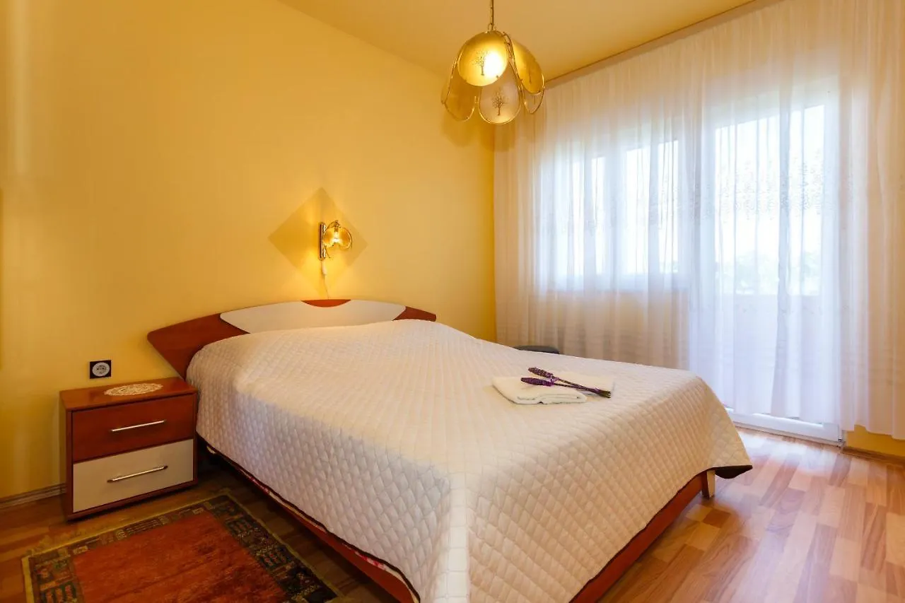Apartmani Vrsek Vrbnik  0*, Vrbnik (Primorje-Gorski Kotar) Croazia