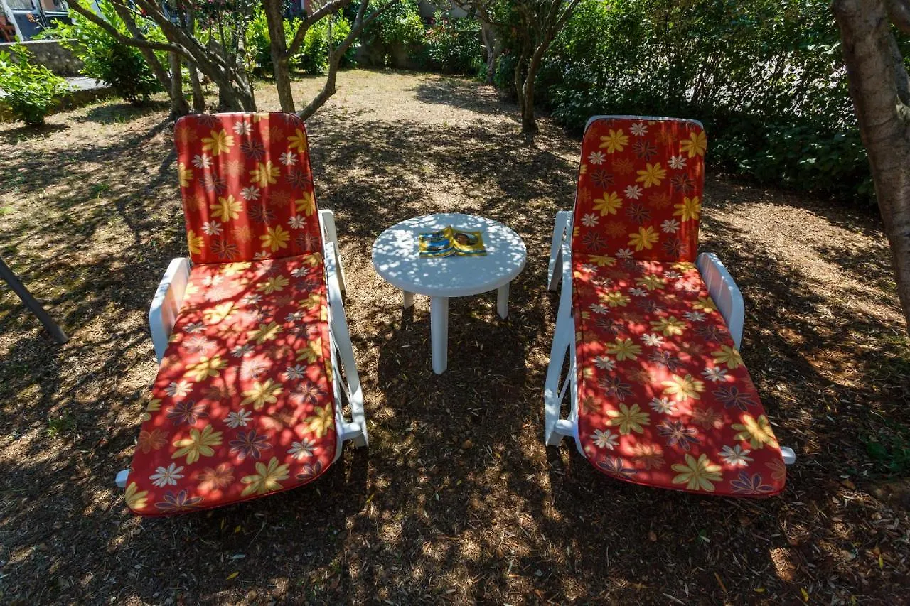 Appartamento Apartmani Vrsek Vrbnik